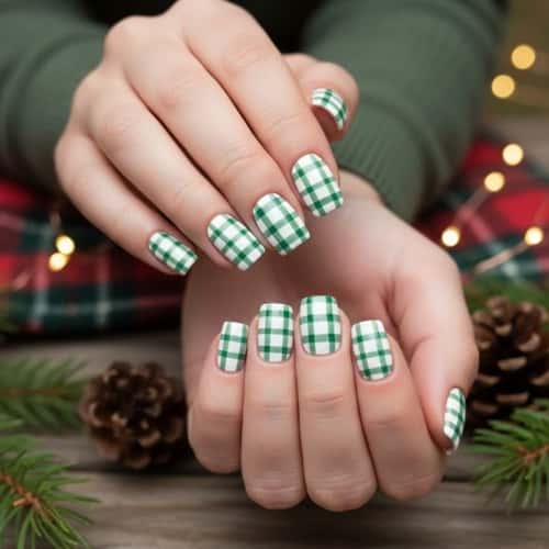 10. Green Gingham Holiday Nails