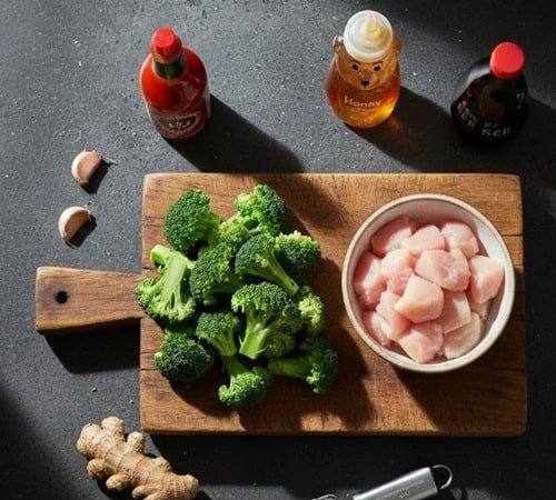 Ingredients Needed To Make Spicy Sriracha Chicken & Broccoli Bake